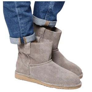 UGG Mini Unlined Perforated Winter Boot Size 7